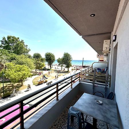Aqua Beachfront Elegant Hotel Olympiakí Aktí Kültér fotó