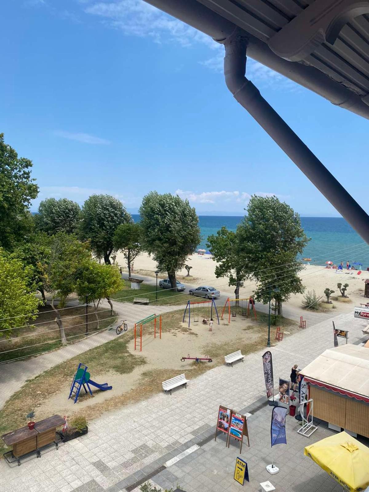 Aqua Beachfront Elegant Hotel Olympiakí Aktí Kültér fotó