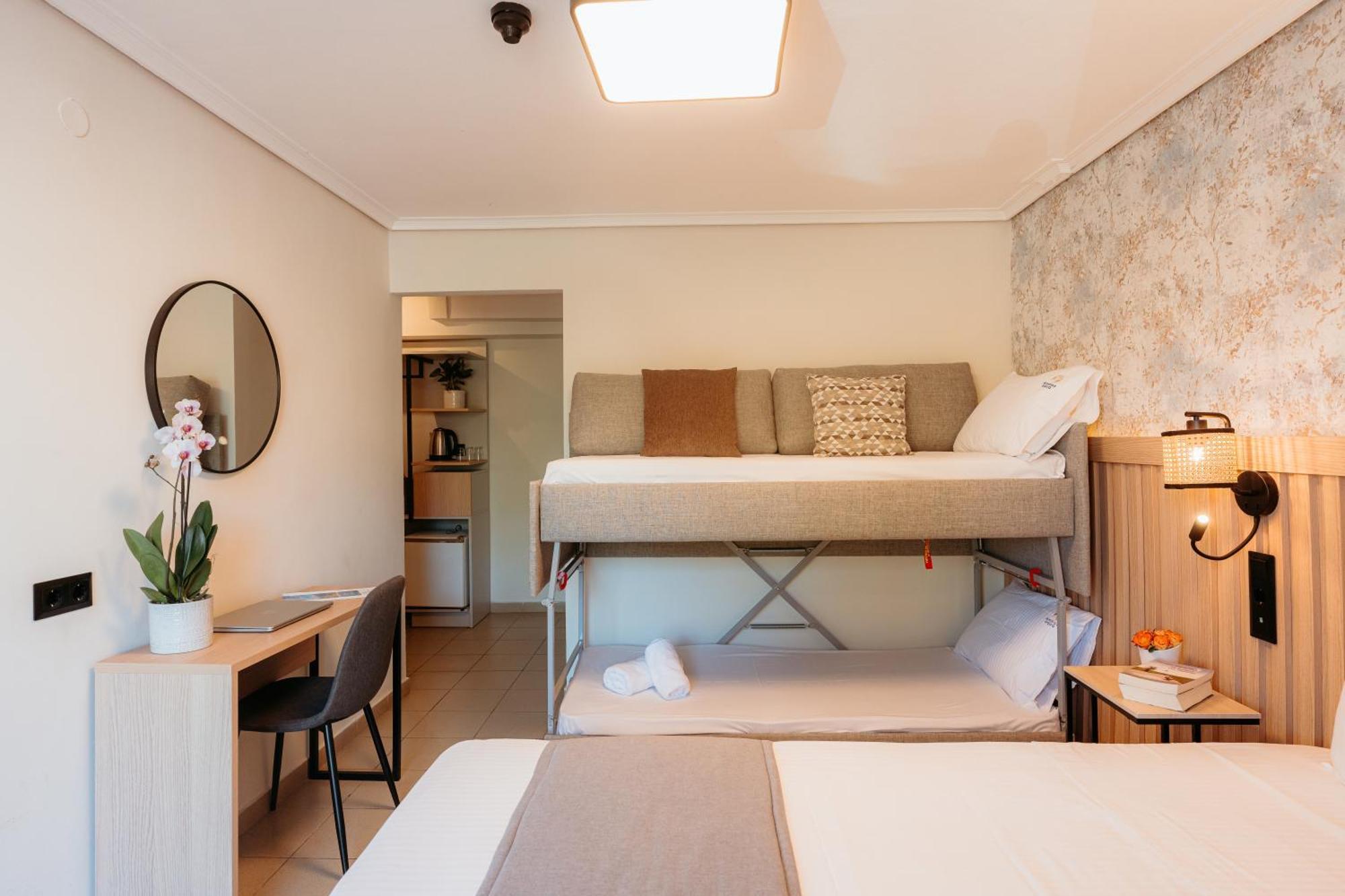 Aqua Beachfront Elegant Hotel Olympiakí Aktí Kültér fotó