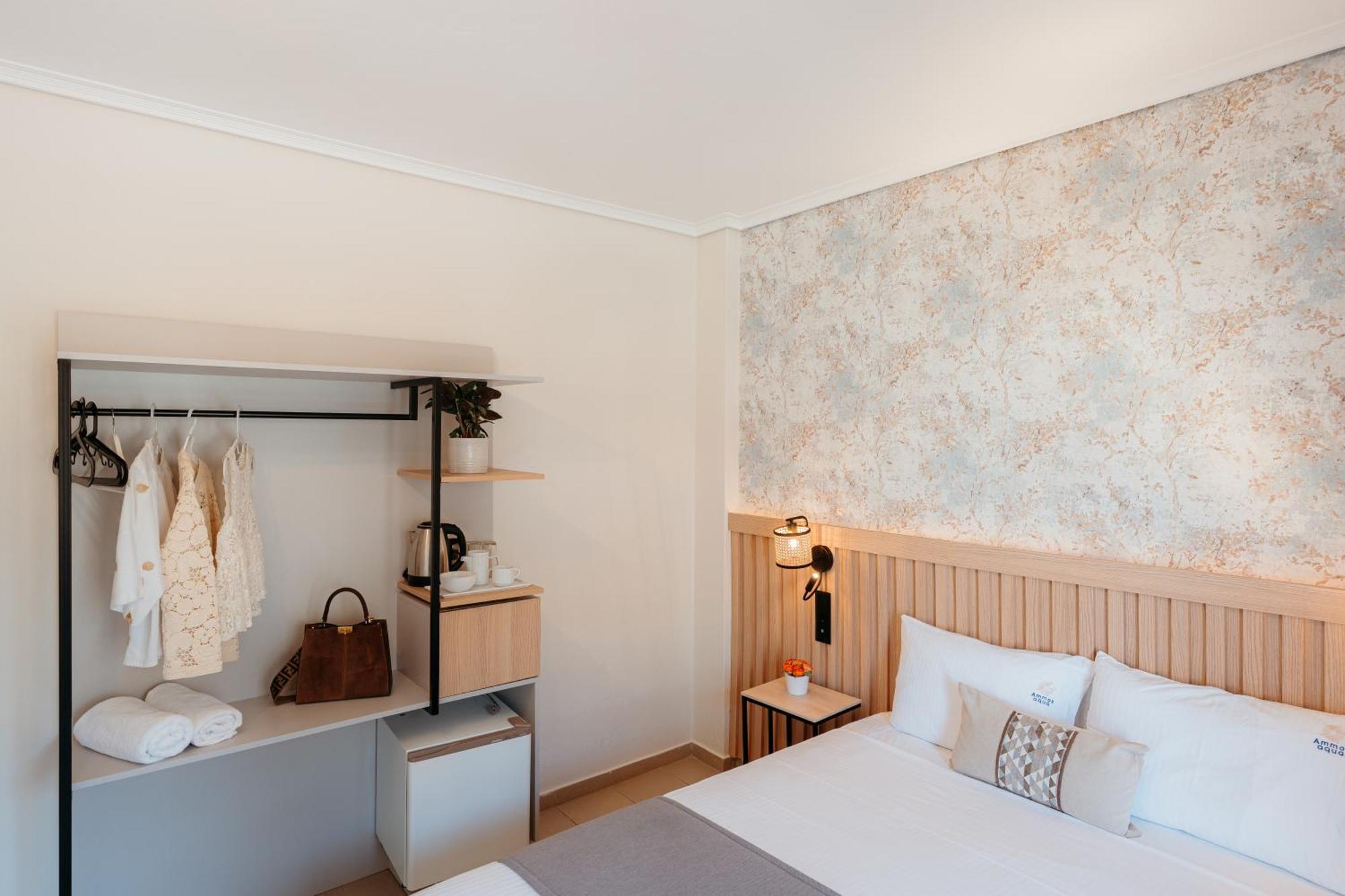 Aqua Beachfront Elegant Hotel Olympiakí Aktí Kültér fotó