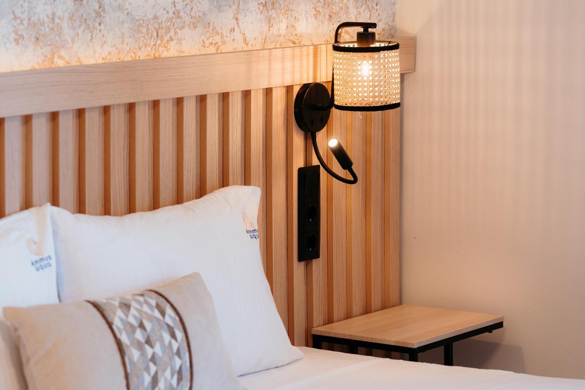 Aqua Beachfront Elegant Hotel Olympiakí Aktí Kültér fotó