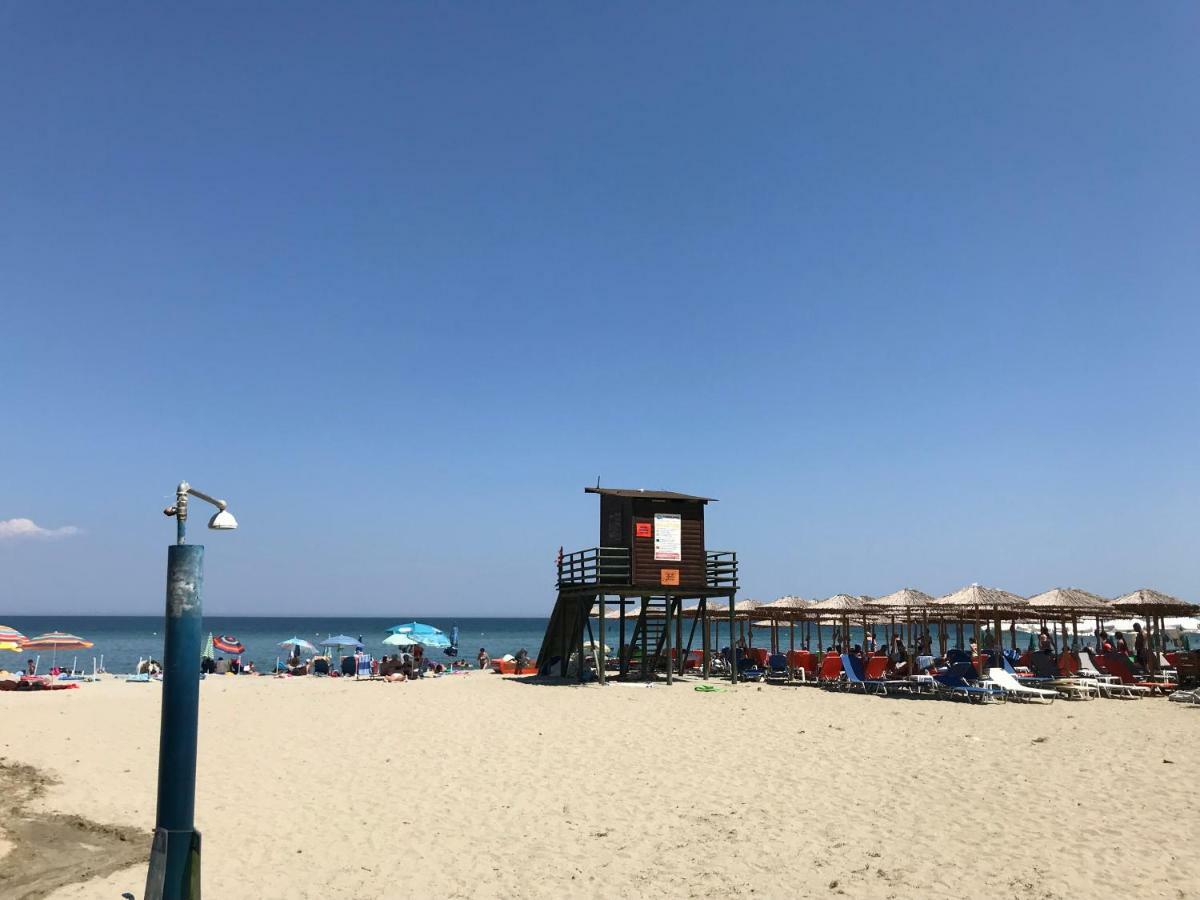 Aqua Beachfront Elegant Hotel Olympiakí Aktí Kültér fotó
